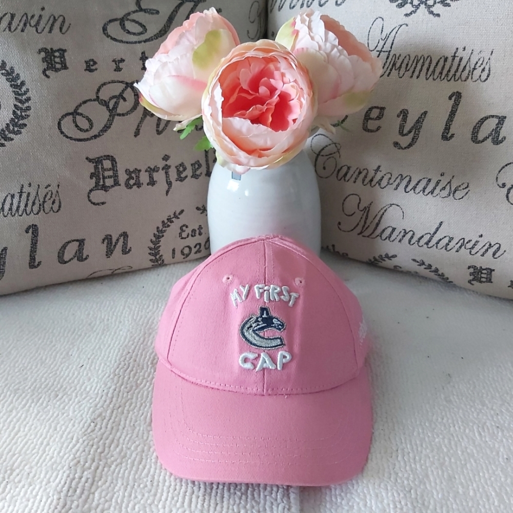 Infant Canucks cap hat pink My First Cap Reebok Hockey baby